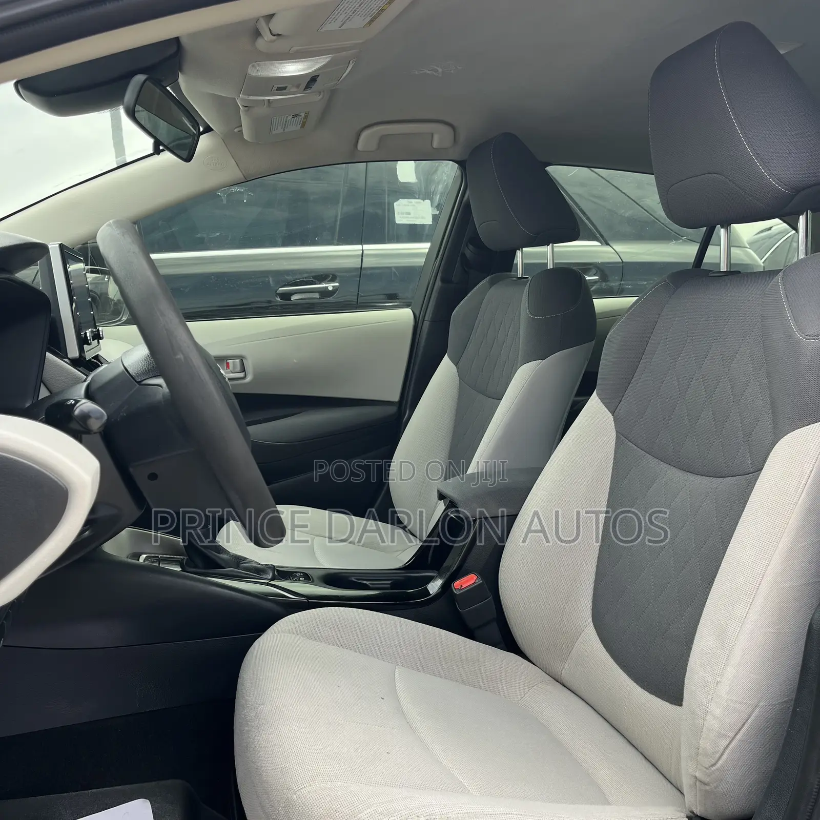 Toyota Corolla LE 2021 Silver