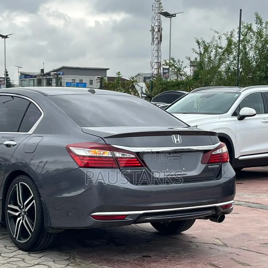 Honda Accord Touring 2dr Coupe FWD (3.5L 6cyl 6A) 2016 Gray