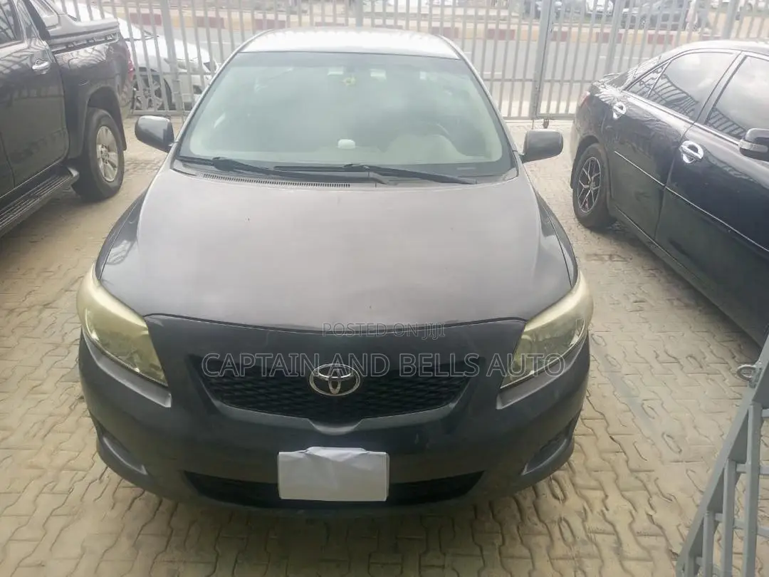 Toyota Corolla LE 4dr Sedan (1.8L 4cyl 4A) 2010 Gray