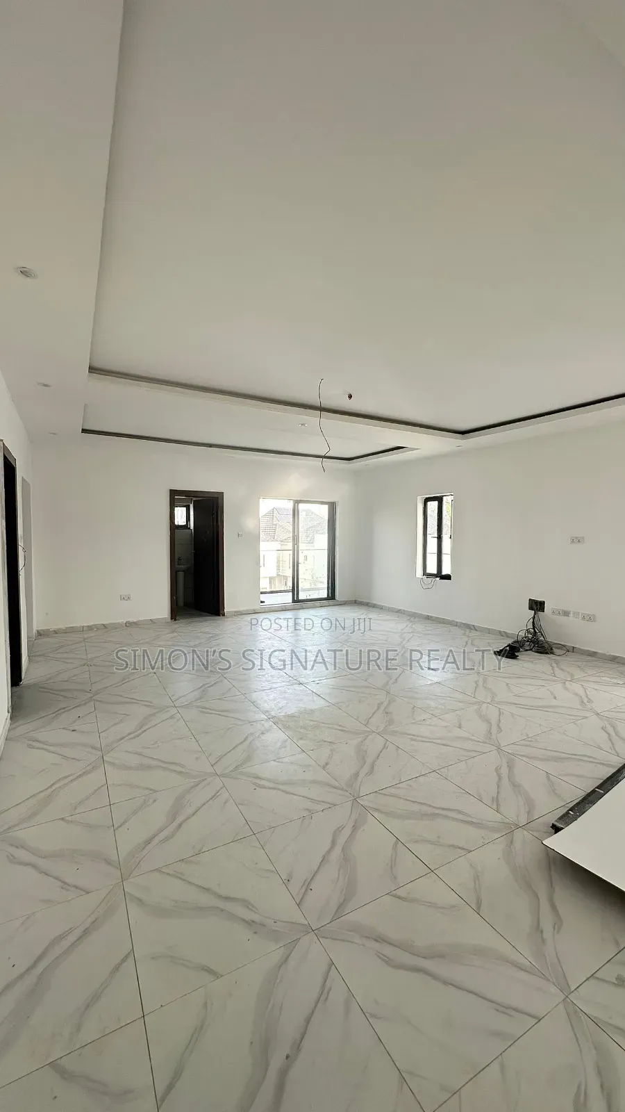 3bdrm Penthouse in Ikota for sale