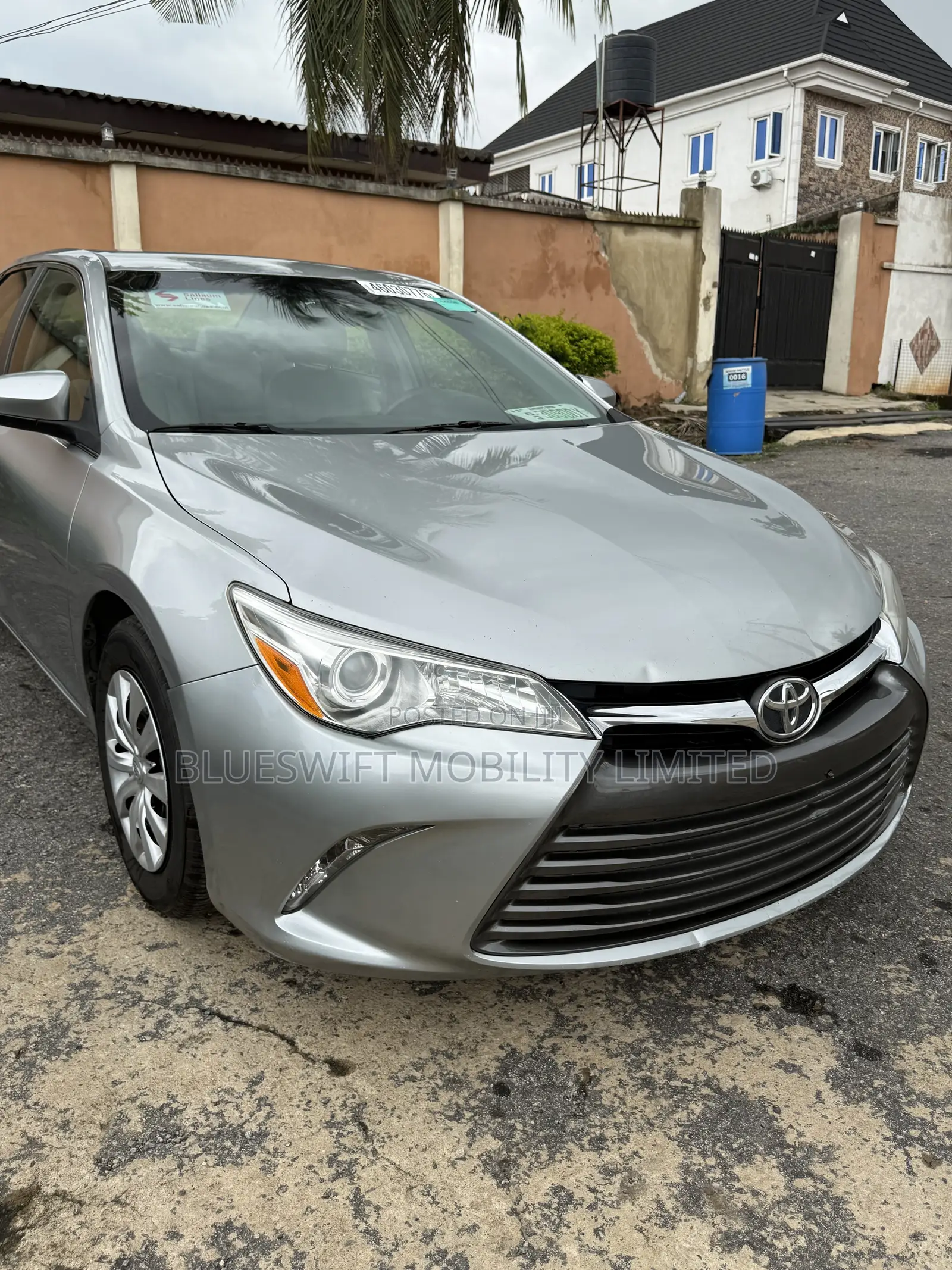 Toyota Camry LE 4dr Sedan (2.5L 4cyl 6A) 2015 Silver