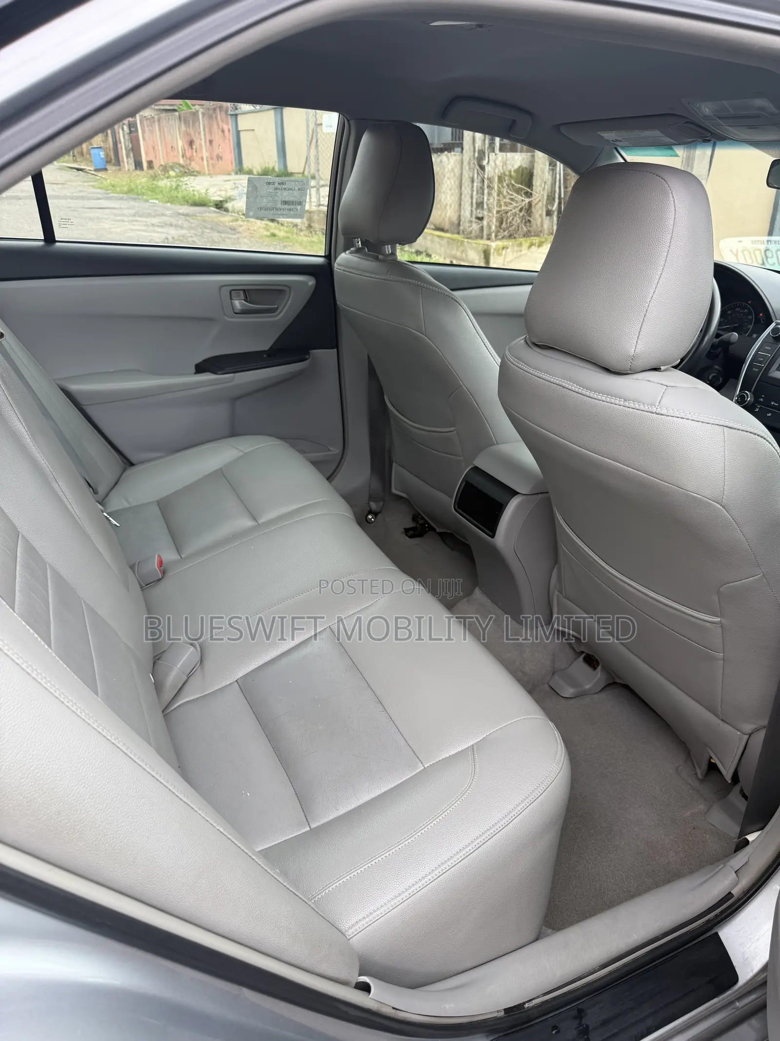 Toyota Camry LE 4dr Sedan (2.5L 4cyl 6A) 2015 Silver