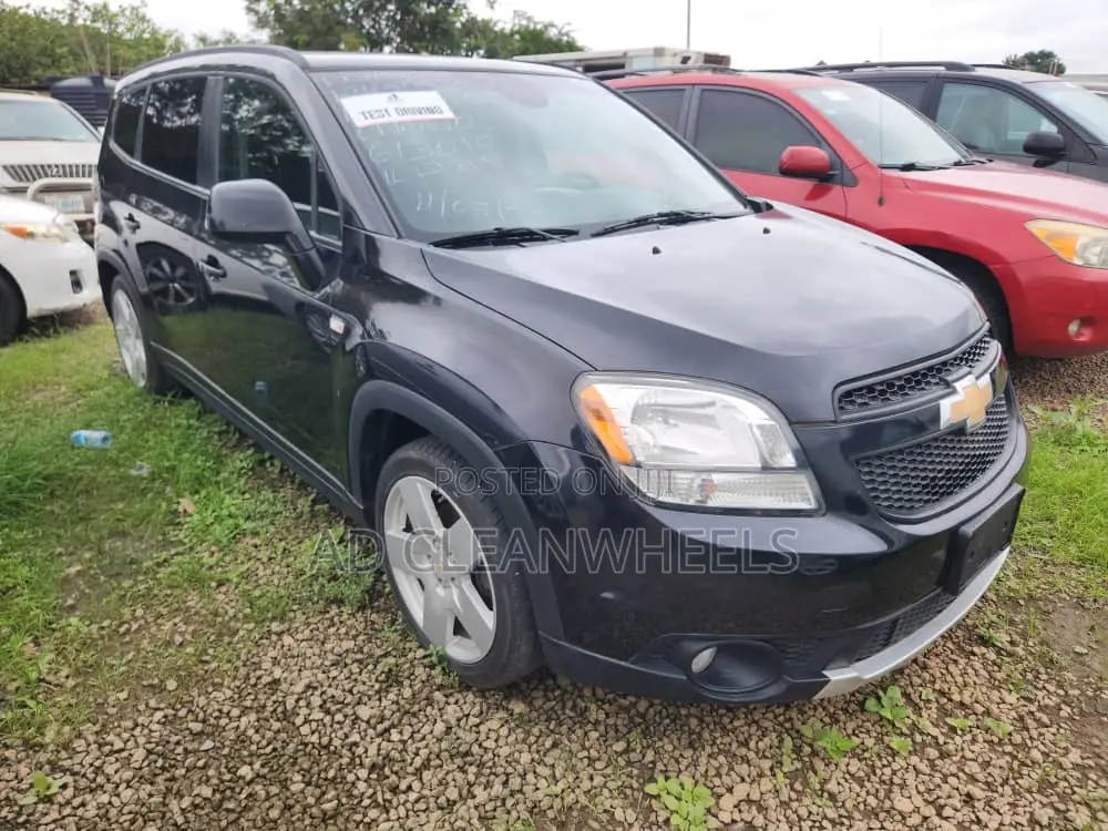 Chevrolet Orlando 2012 Black