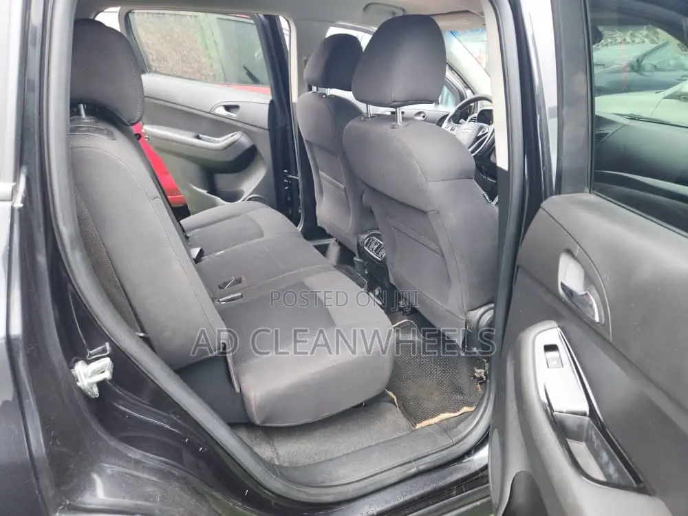 Chevrolet Orlando 2012 Black