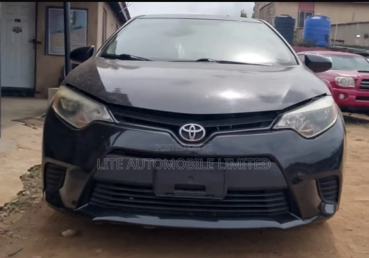 Toyota Corolla LE 4dr Sedan (1.8L 4cyl CVT) 2015 Black