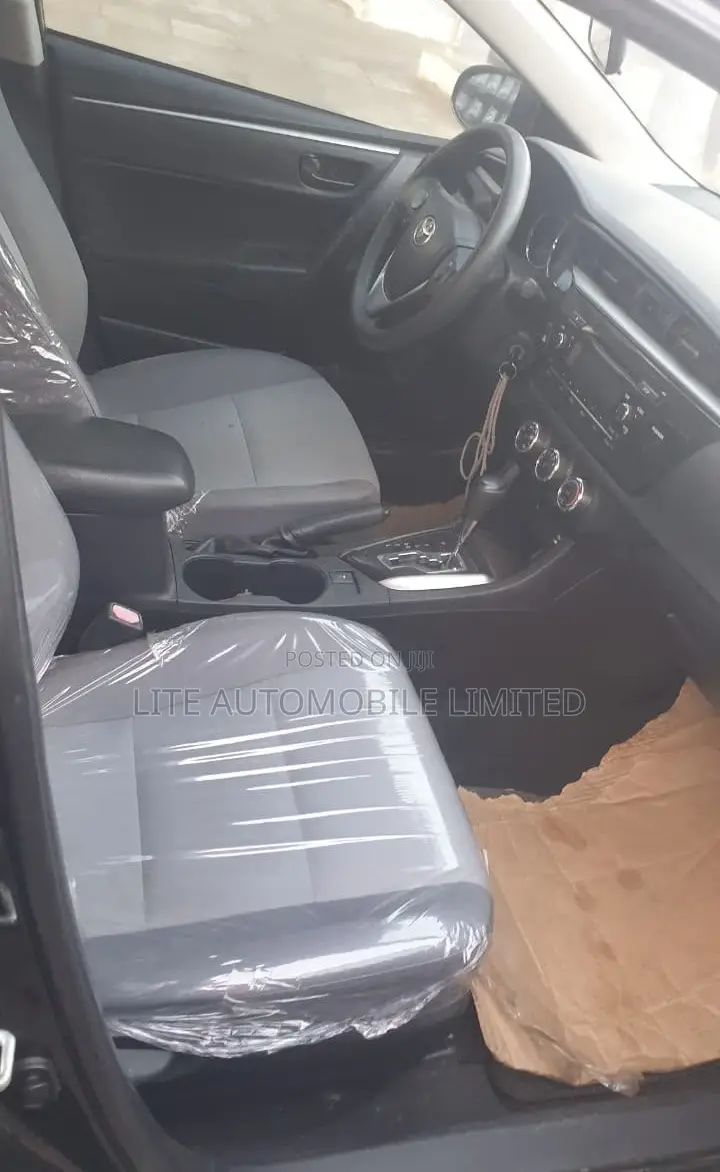 Toyota Corolla LE 4dr Sedan (1.8L 4cyl CVT) 2015 Black