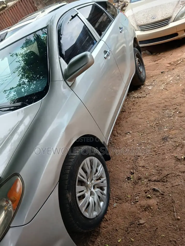 Toyota Matrix 2005 Silver