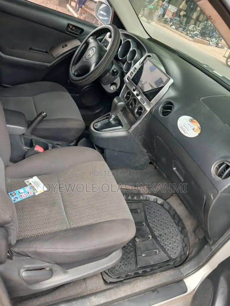 Toyota Matrix 2005 Silver
