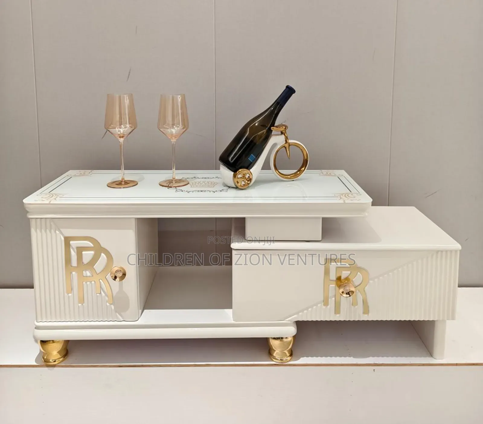 Luxurious TV Stand