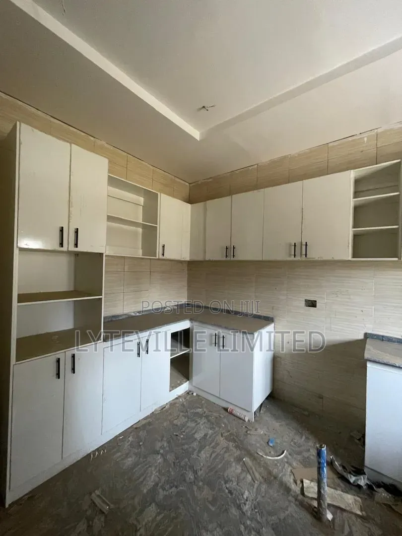 5bdrm Duplex in Jabi for sale