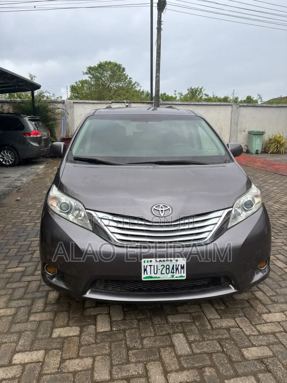 Toyota Sienna XLE 7 Passenger Mobility 2012 Gray