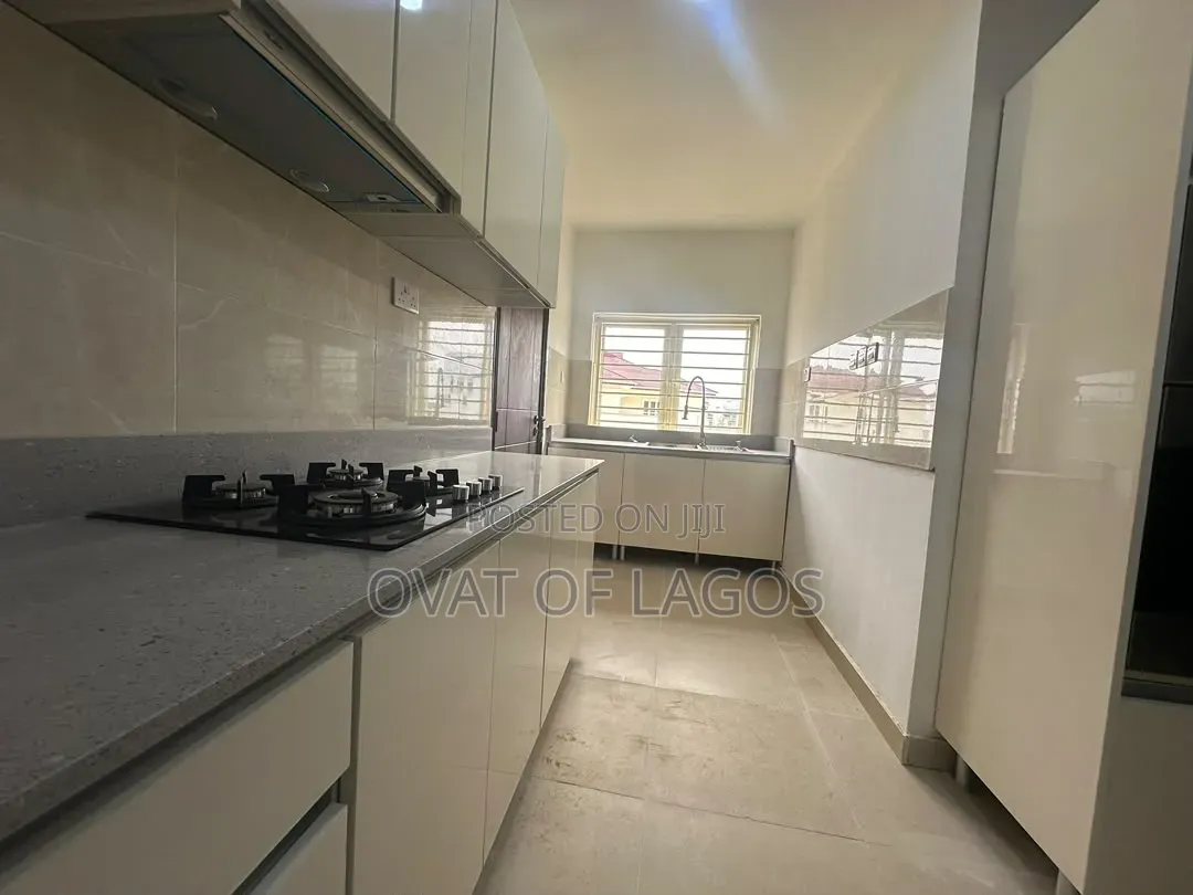 4bdrm Apartment in Banana Island for rent