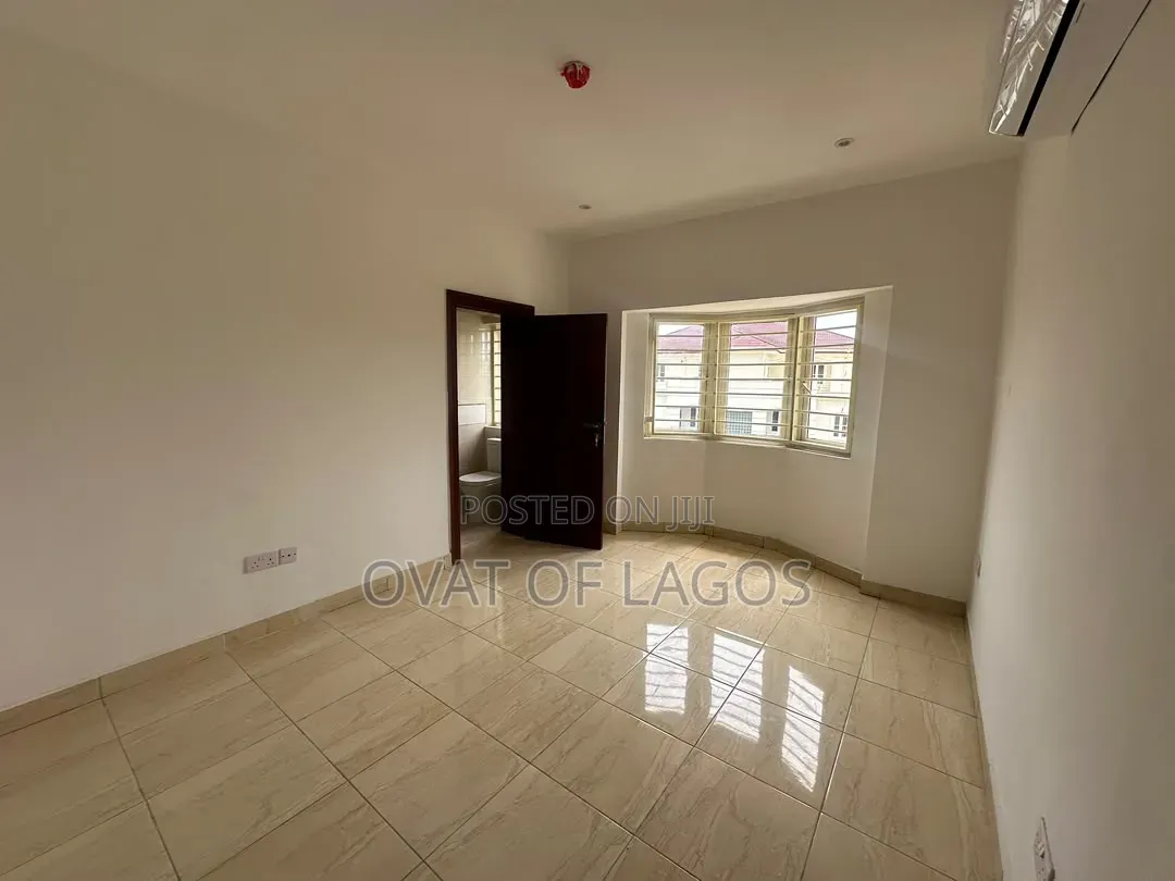 4bdrm Apartment in Banana Island for rent