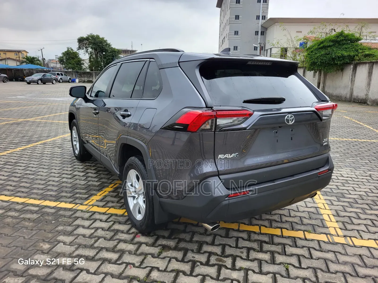 Toyota RAV4 2021 Gray