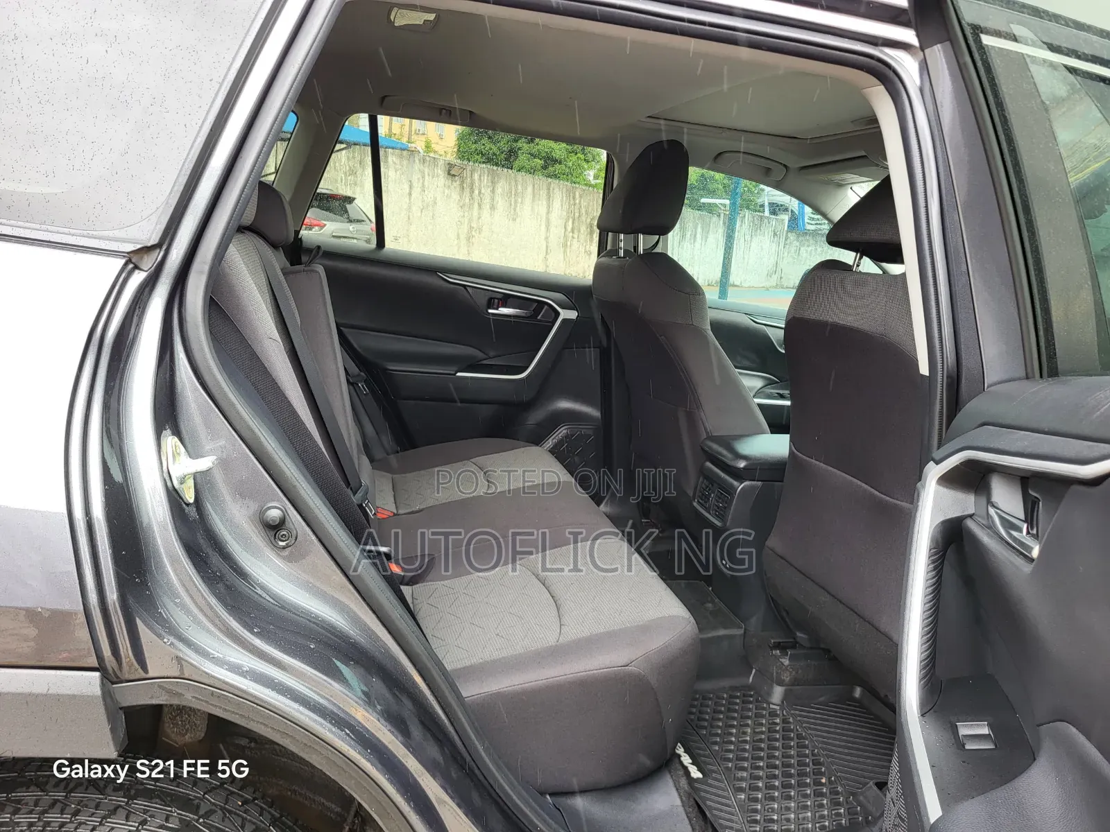 Toyota RAV4 2021 Gray