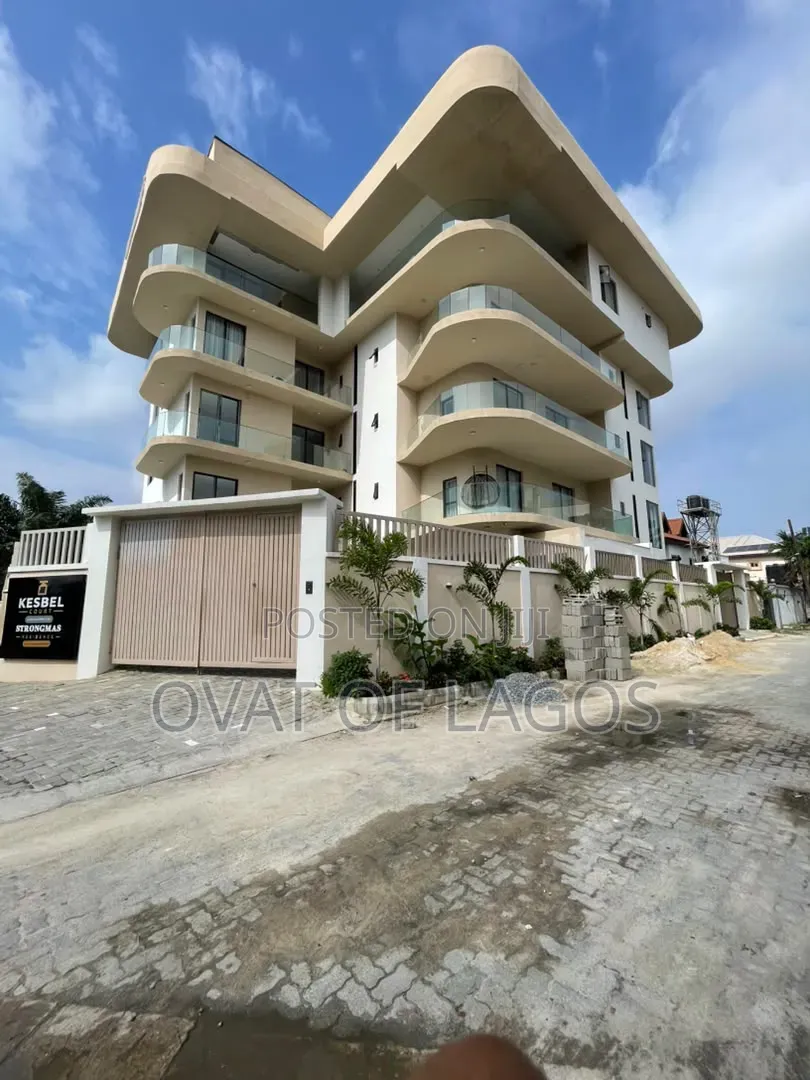 3bdrm Apartment in Lekki Phase 1 for sale
