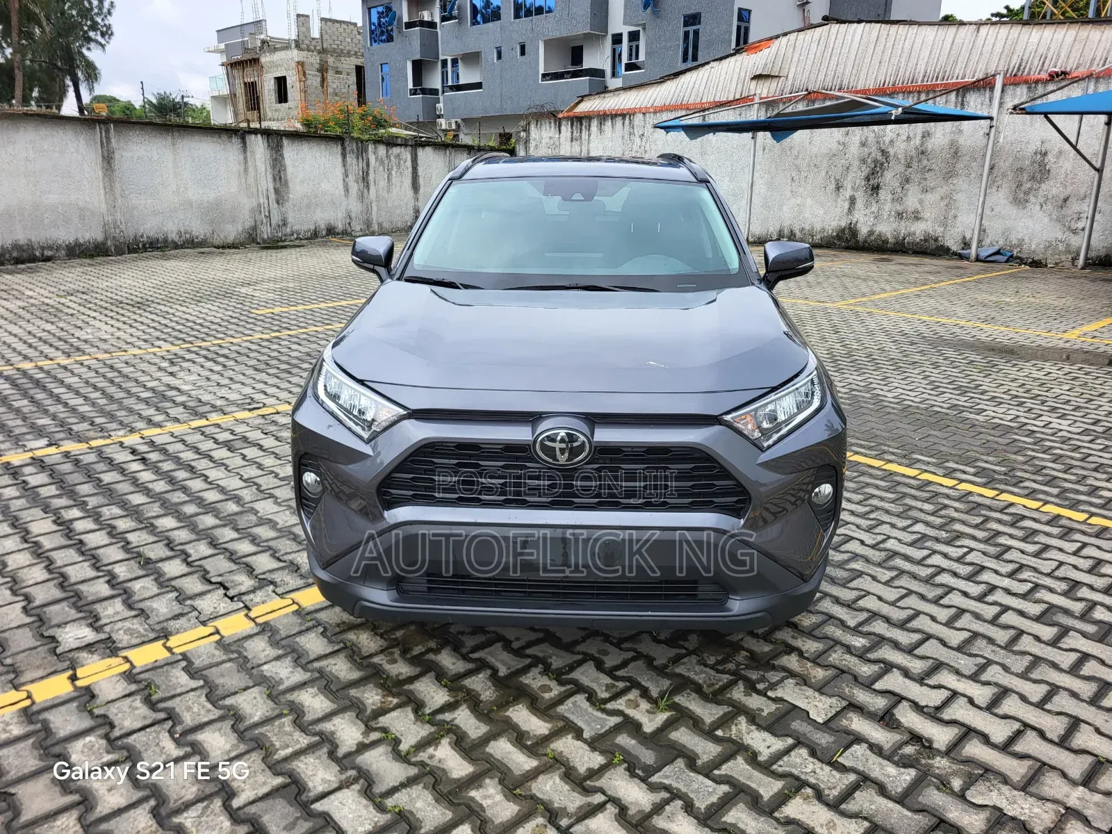 Toyota RAV4 2021 Gray