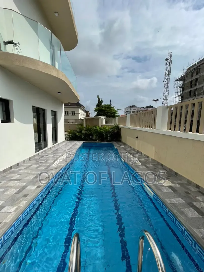 3bdrm Apartment in Lekki Phase 1 for sale