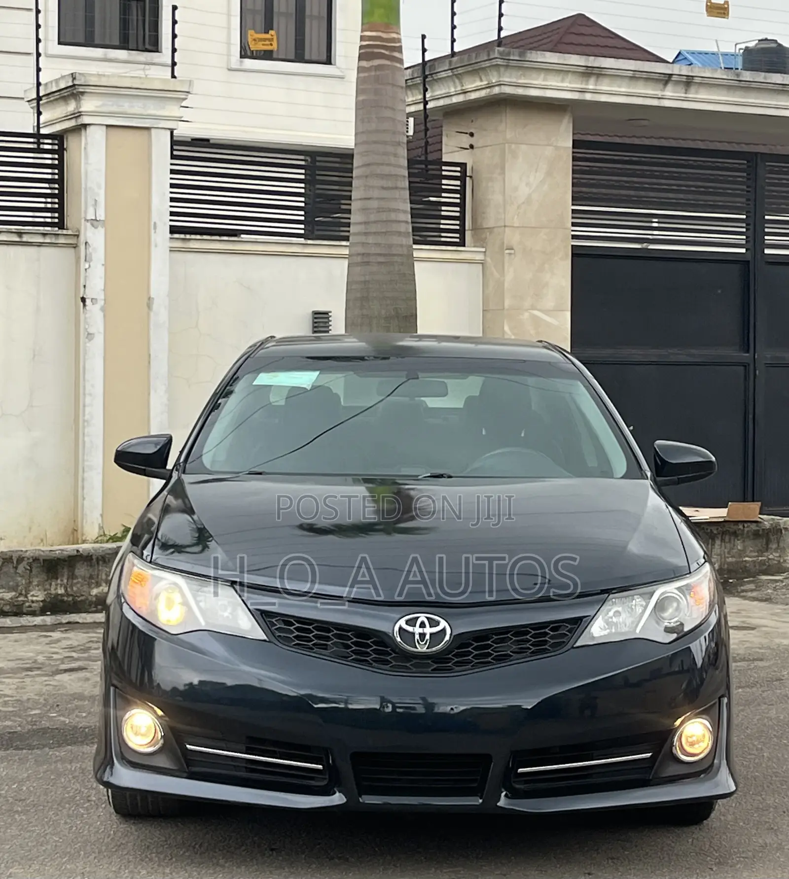 Toyota Camry SE 4dr Sedan (2.5L 4cyl 6A) 2014 Gray