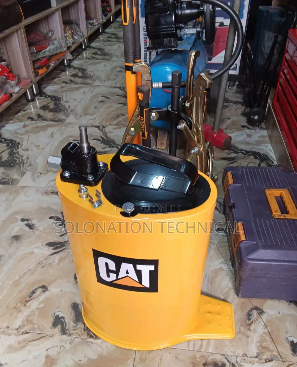 CAT Manual Grease Pump