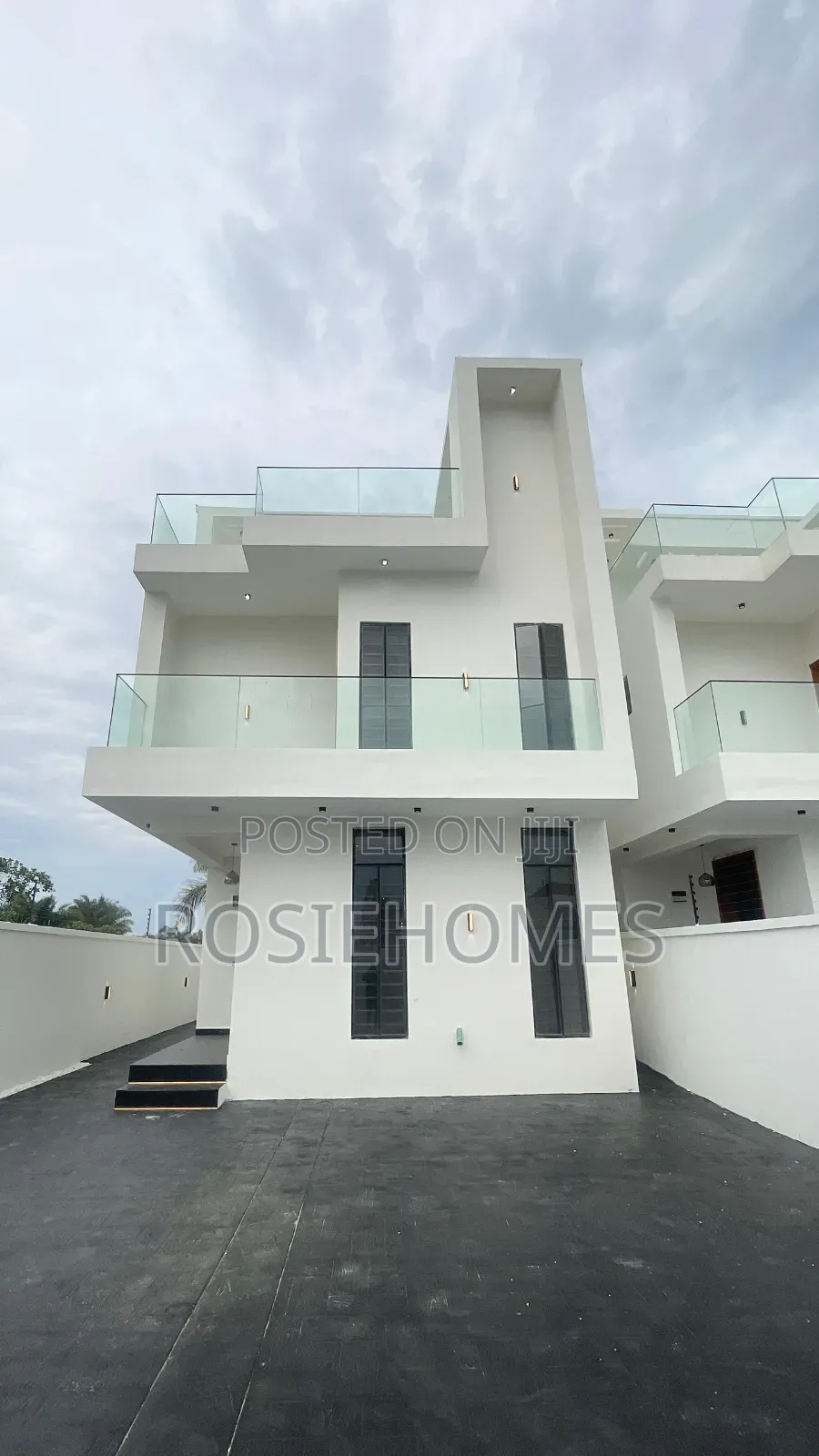 5bdrm Duplex in Ikota Gra for sale
