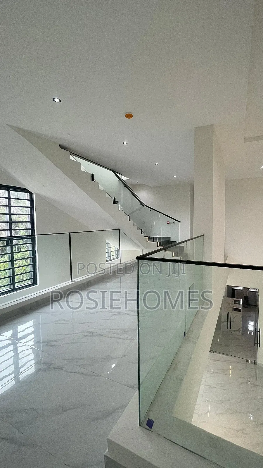 5bdrm Duplex in Ikota Gra for sale