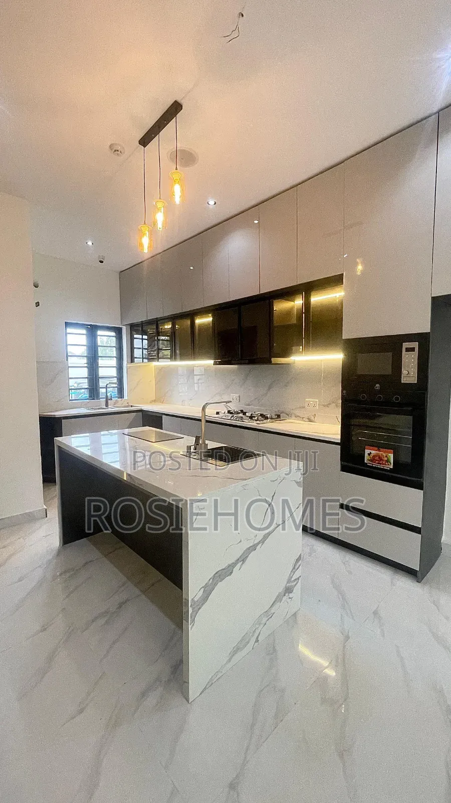 5bdrm Duplex in Ikota Gra for sale