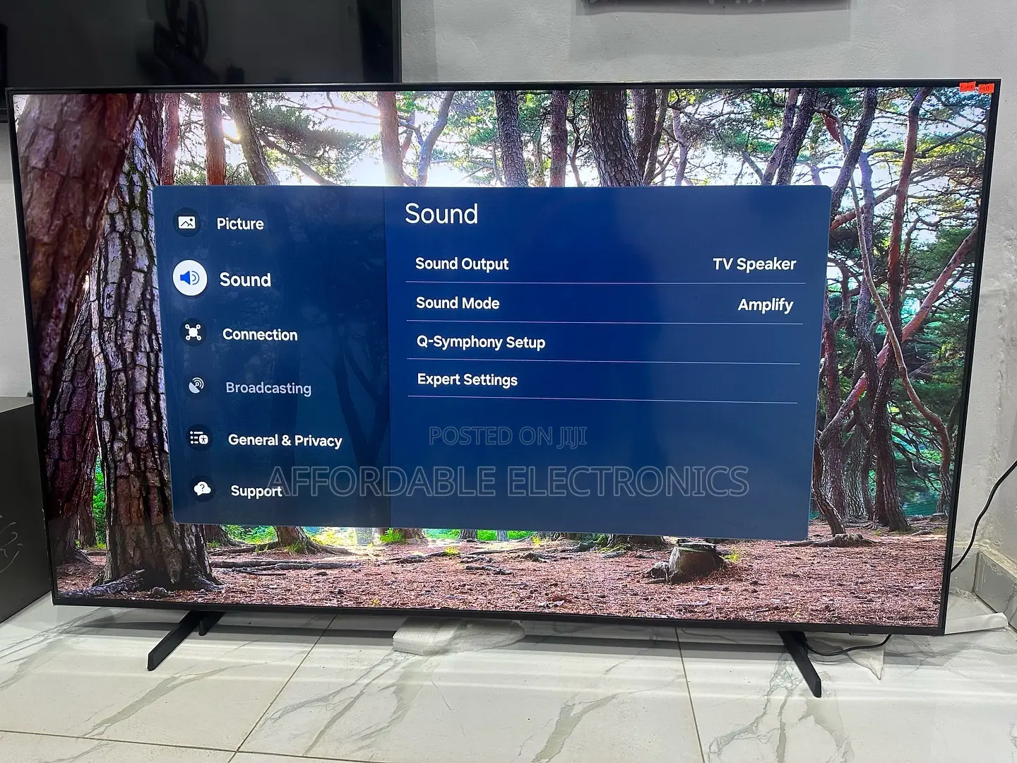 65”. Samsung Crystal Uhd Display Smart TV