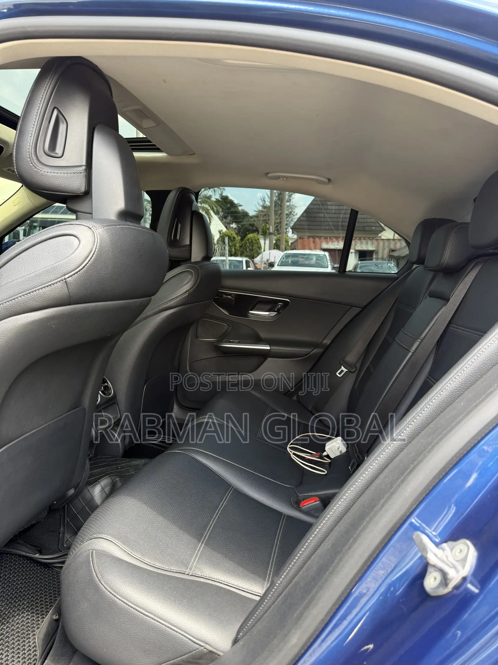 Mercedes-Benz C300 2022 Blue