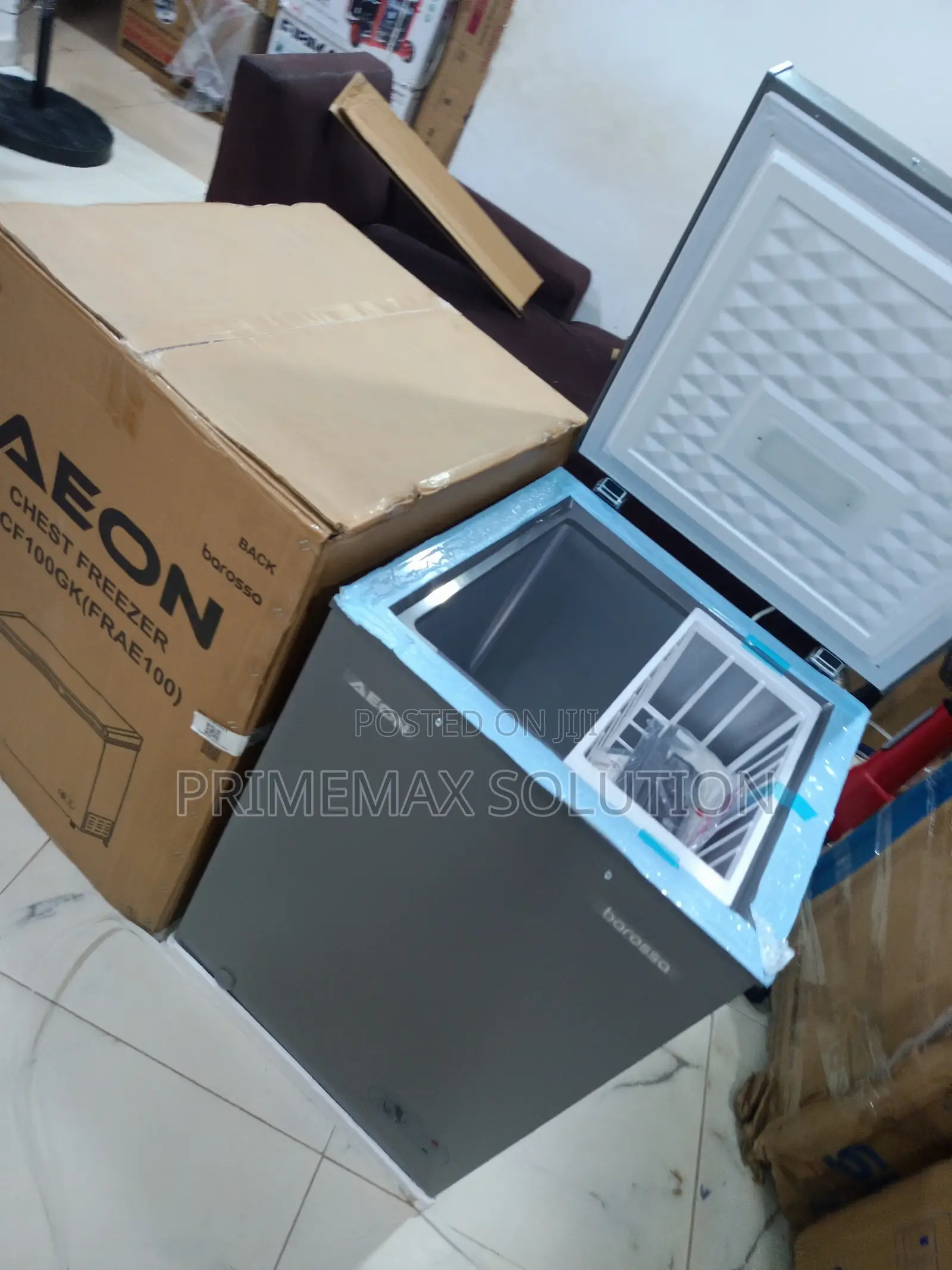 Secure Spacious: AEON 100L Chest Freezer With Lock Key