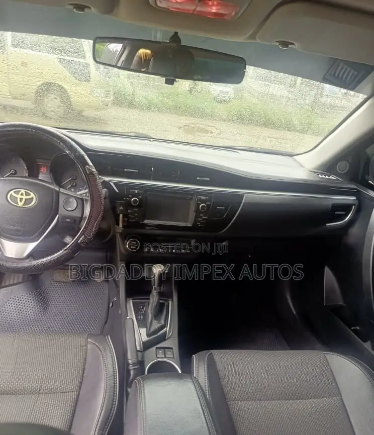 Toyota Corolla S Premium 4dr Sedan (1.8L 4cyl CVT) 2015 Red