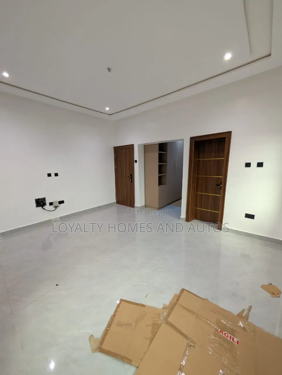 5bdrm Duplex in Berger for sale
