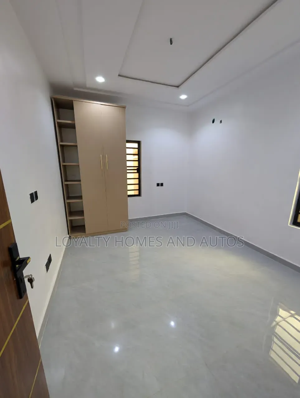 5bdrm Duplex in Berger for sale