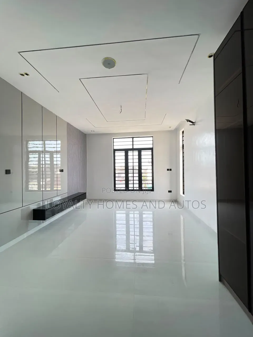 5bdrm Duplex in Berger for sale