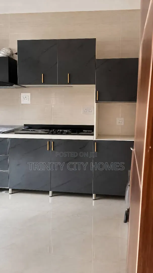 3bdrm Apartment in Akala Express for sale