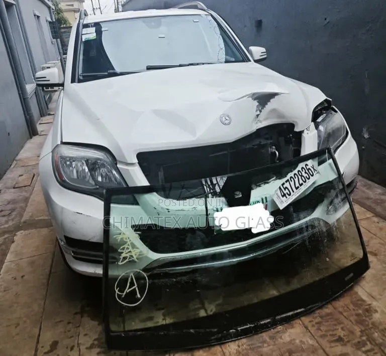 Glk350 2013 Windscreen Glass Available Installed at Chimatex