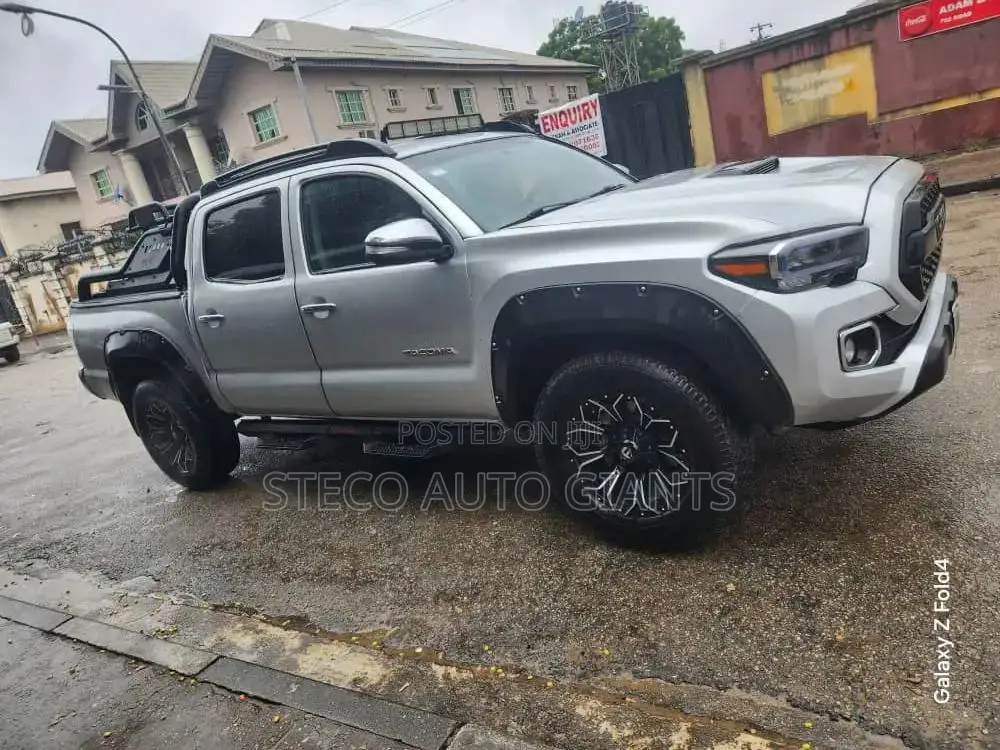 Toyota Tacoma 2018 Silver