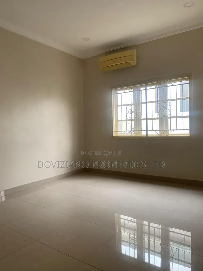 4bdrm Duplex in Lekki Phase 1 for rent