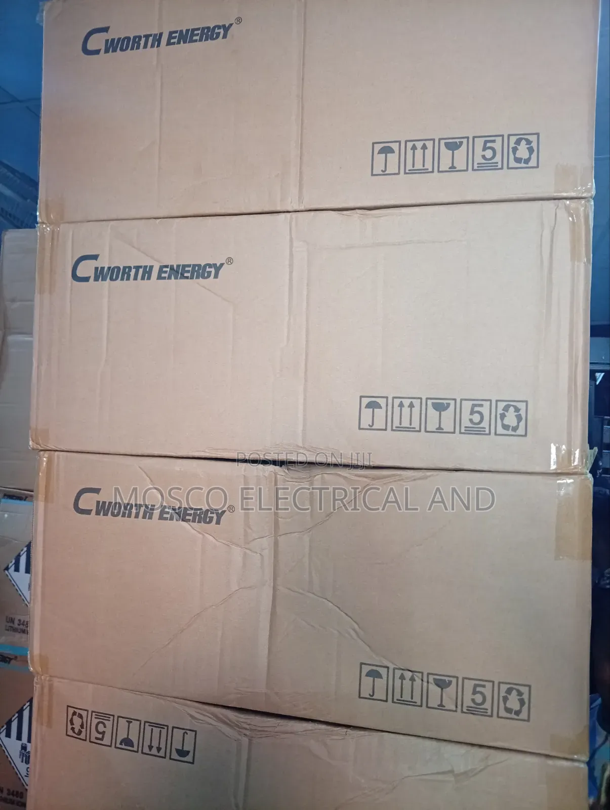 4.2kva/24volts Cworth Hybrid Inverter