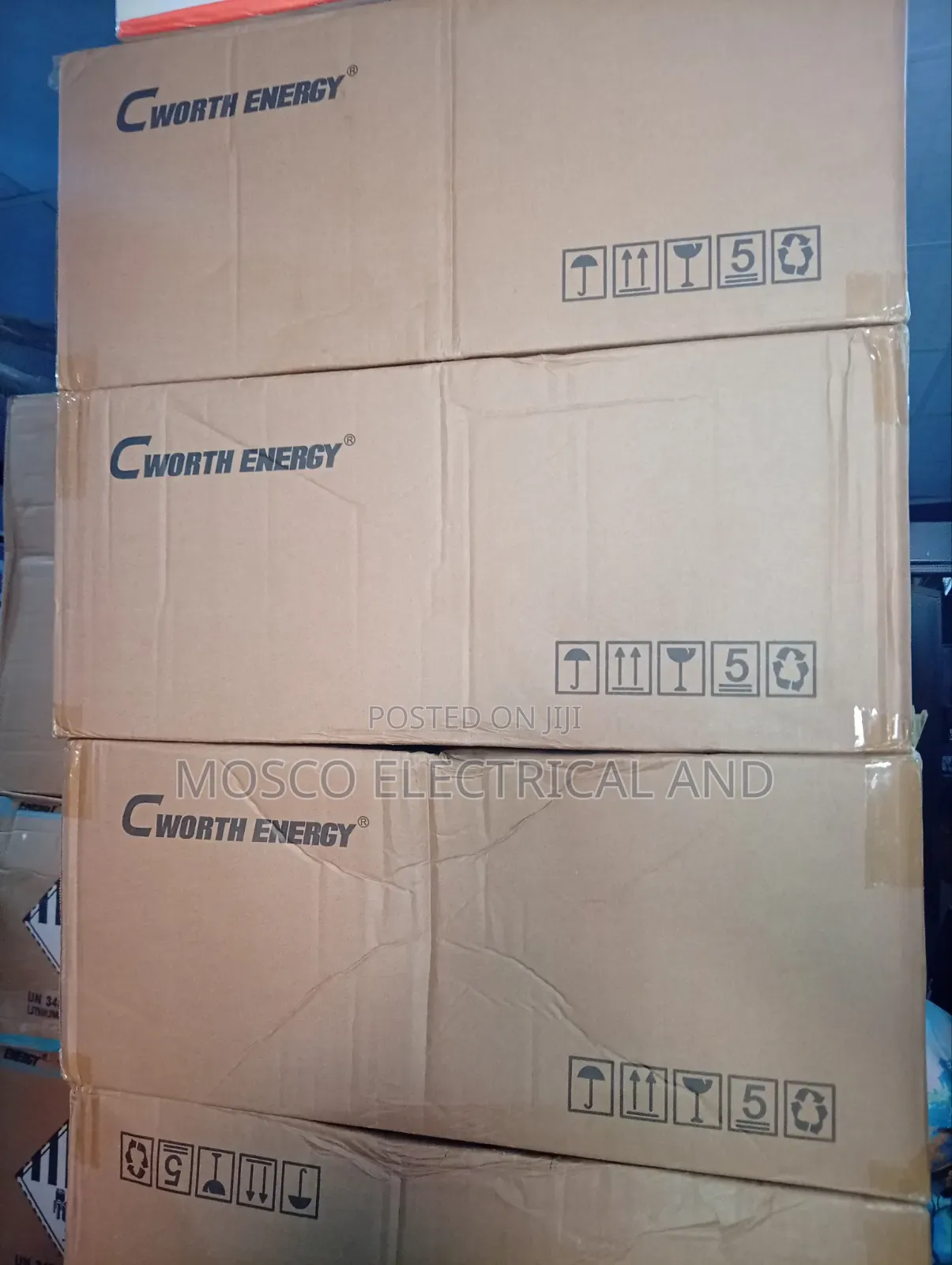 4.2kva/24volts Cworth Hybrid Inverter