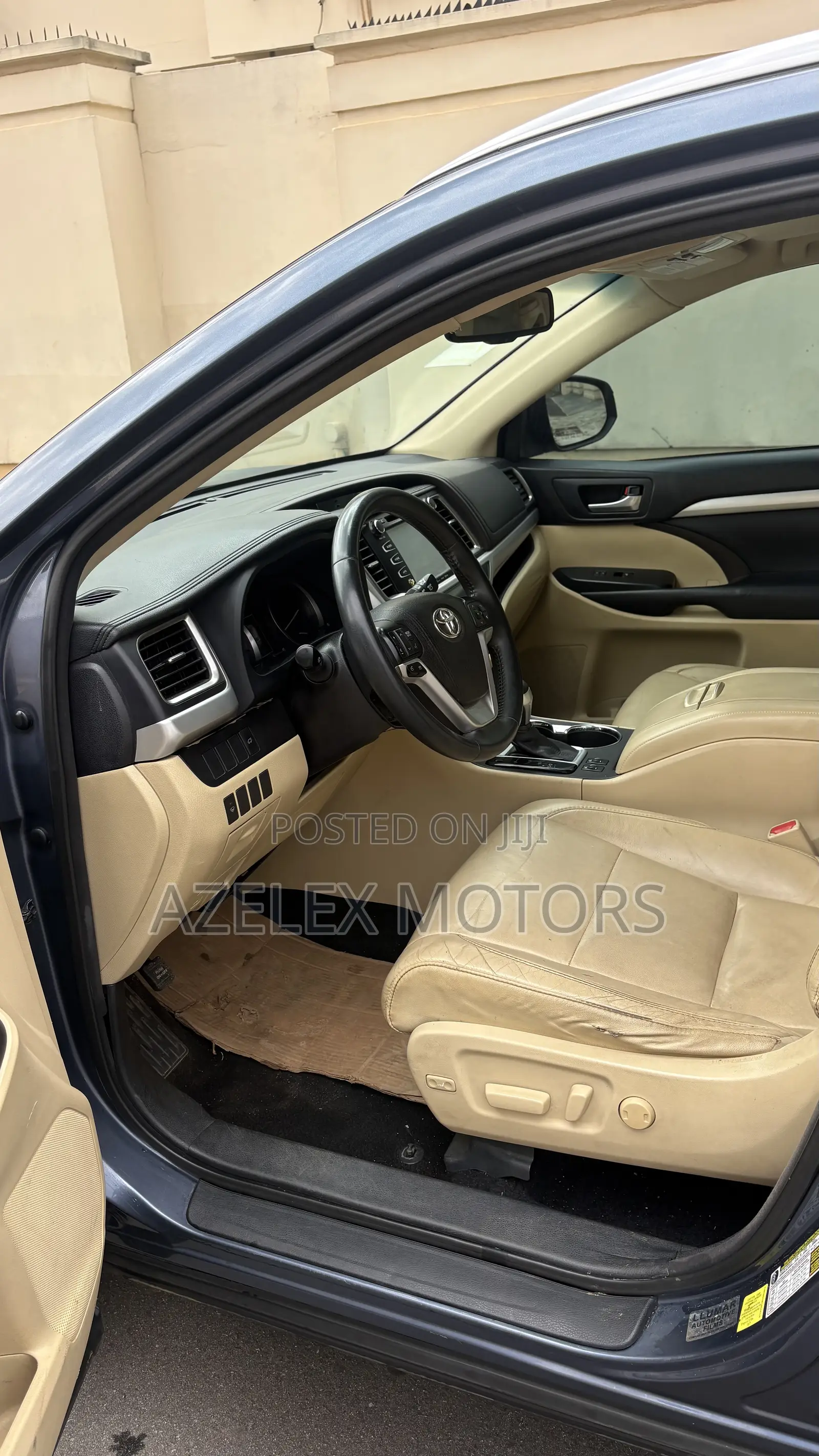 Toyota Highlander XLE 4x2 V6 (3.5L 6cyl 8A) 2017 Blue