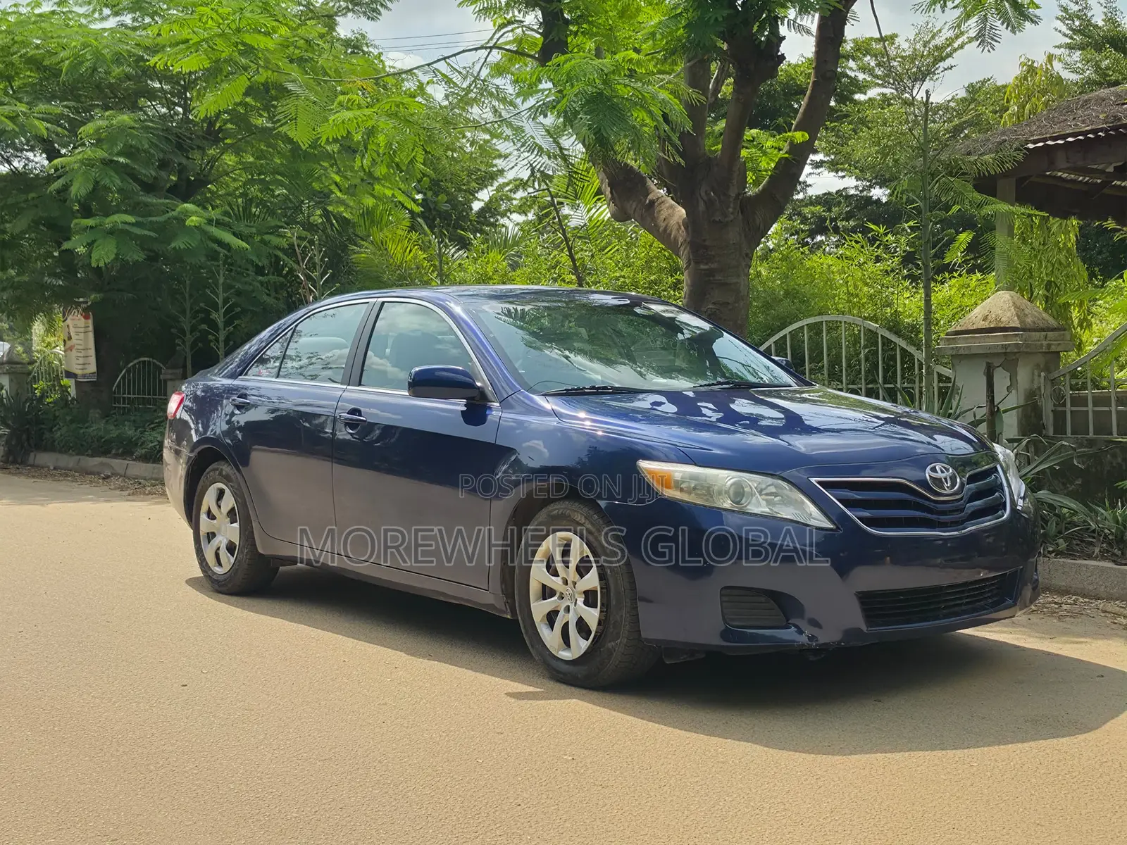 Toyota Camry LE 4dr Sedan (2.5L 4cyl 6AM) 2010 Blue