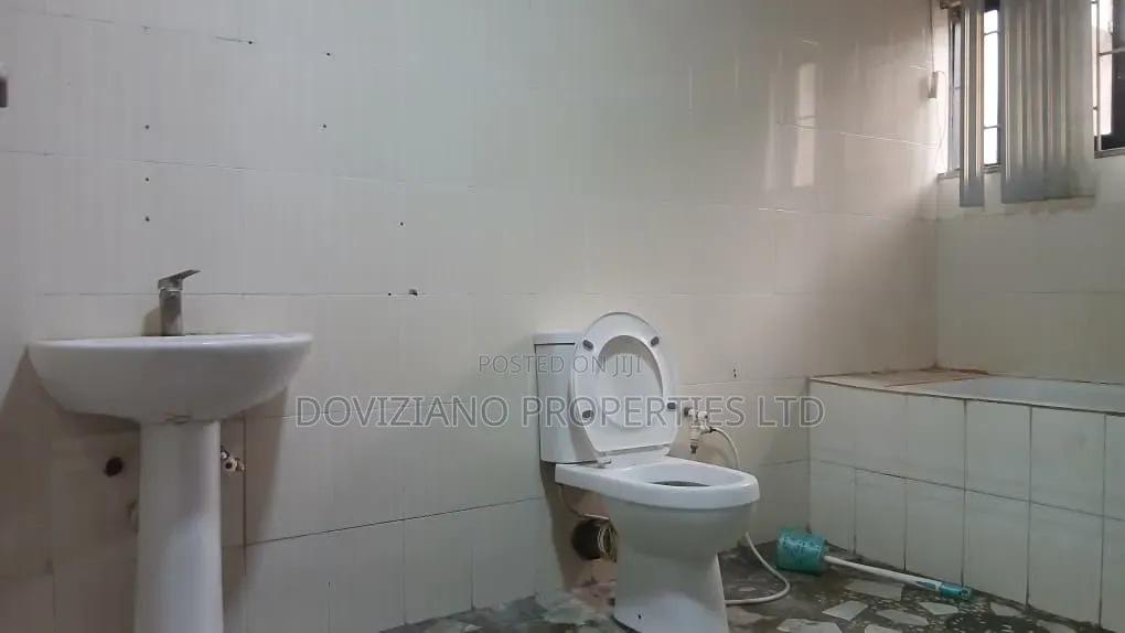 5bdrm Duplex in Lekki Phase 1 for rent