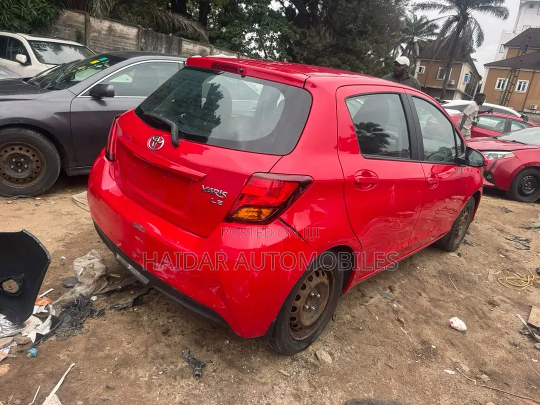 Toyota Yaris 2016 Maroon