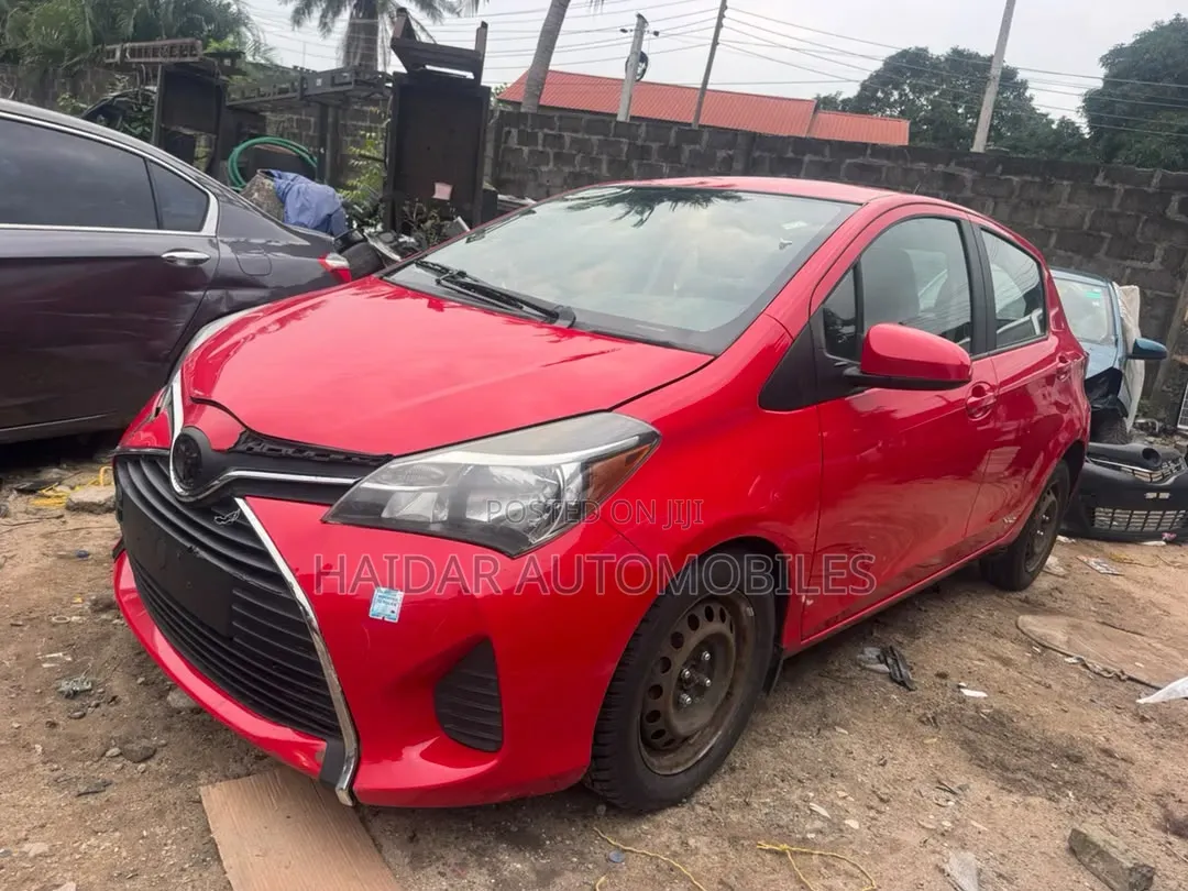 Toyota Yaris 2016 Maroon
