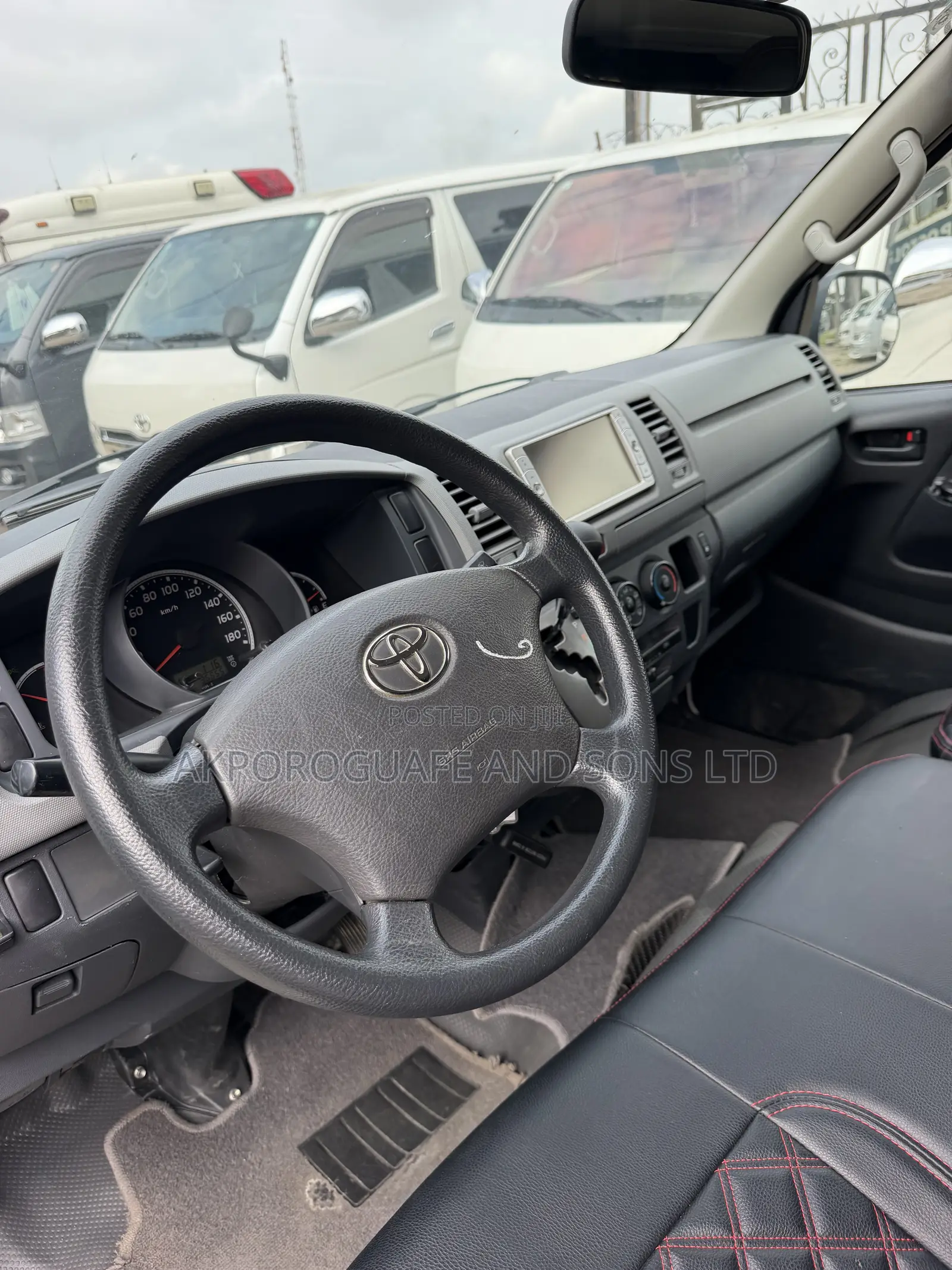 Toyota HiAce 2011 White
