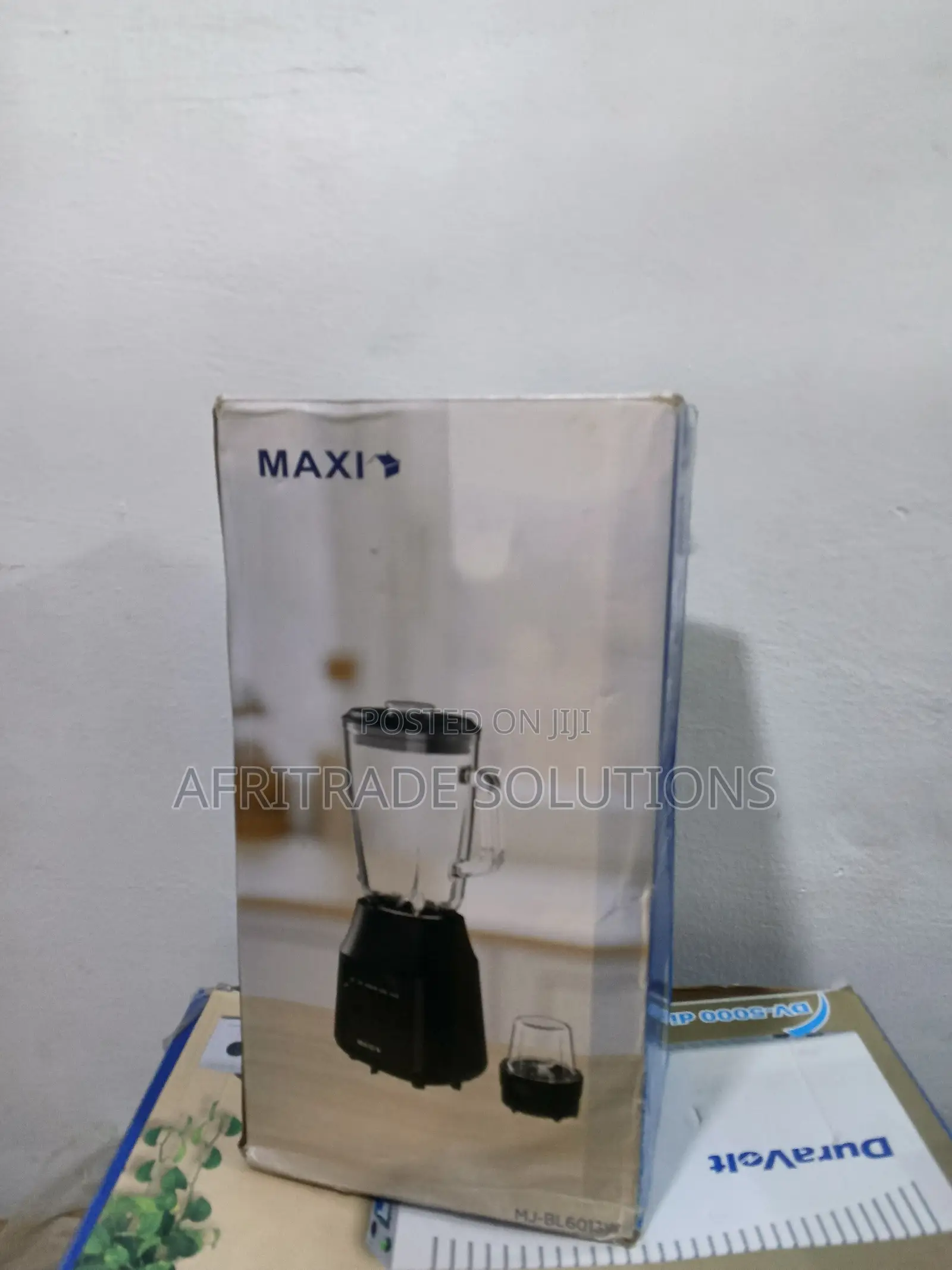 Maxi MJ-BL6013W Blender for Smooth Results