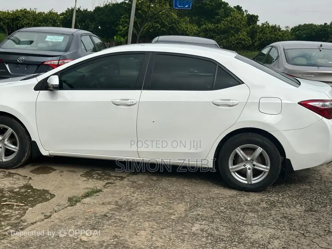 Toyota Corolla 2015 White