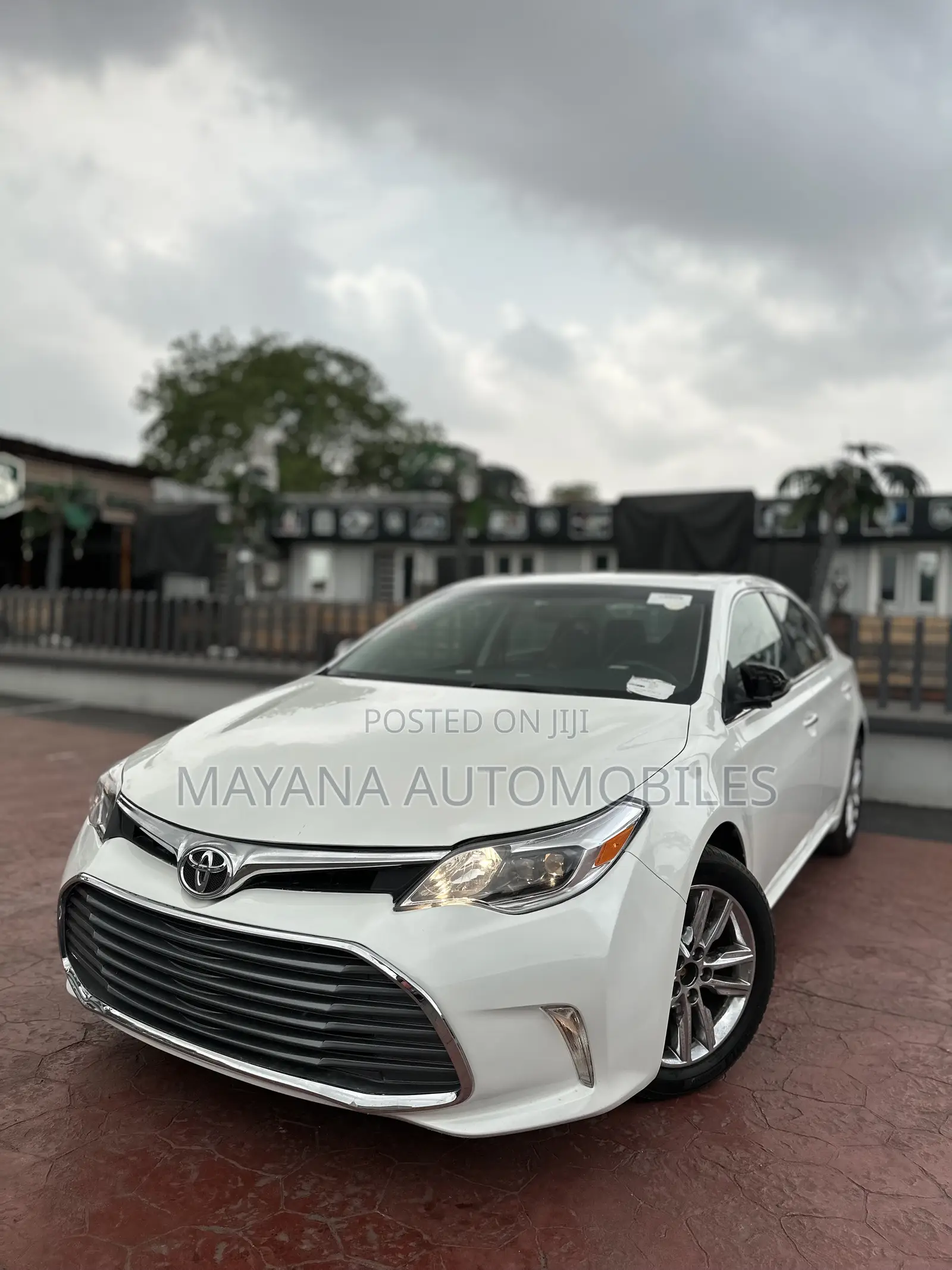 Toyota Avalon XLE Premium 4dr Sedan (3.5L 6cyl 6A) 2015 White