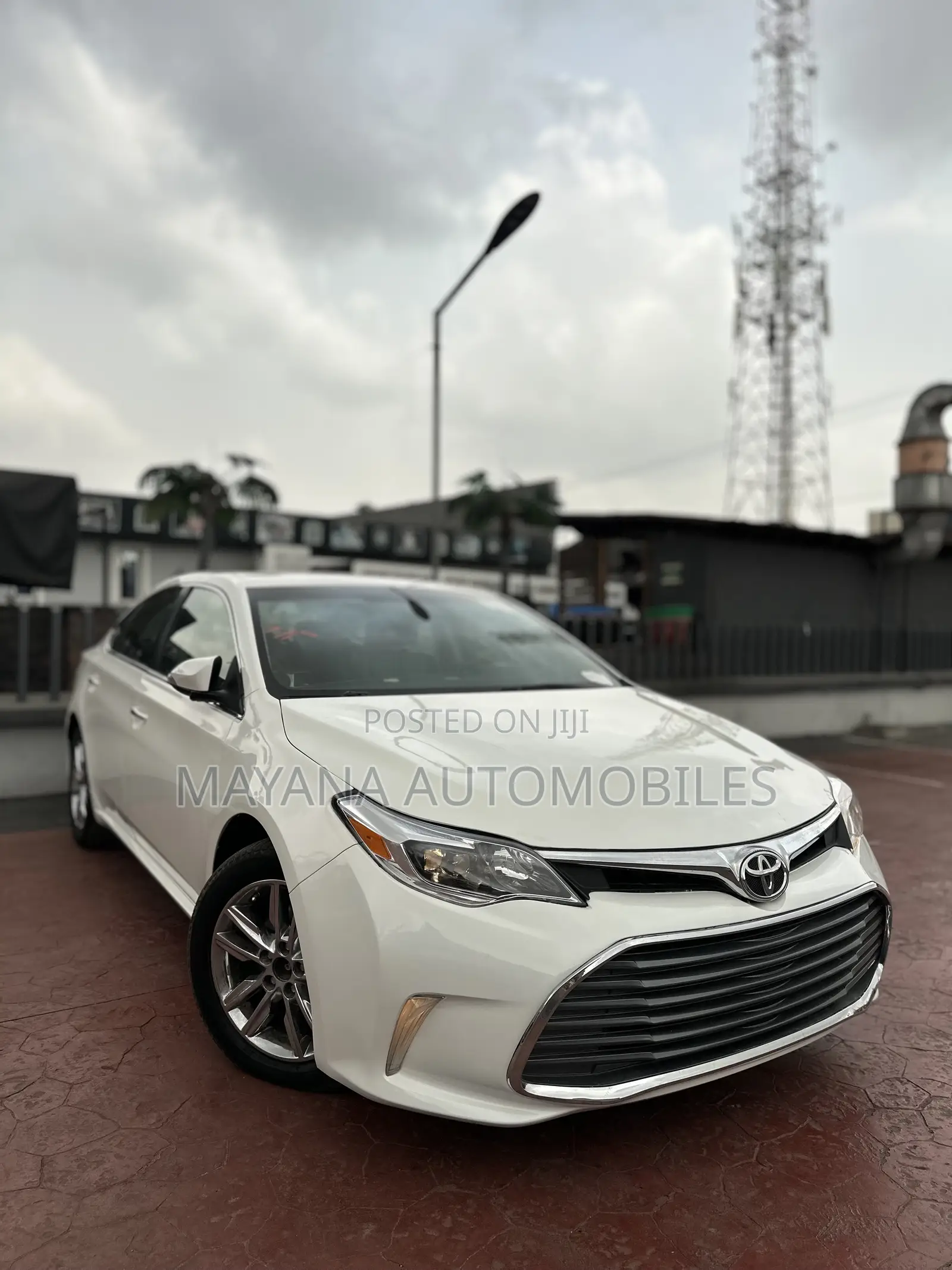 Toyota Avalon XLE Premium 4dr Sedan (3.5L 6cyl 6A) 2015 White